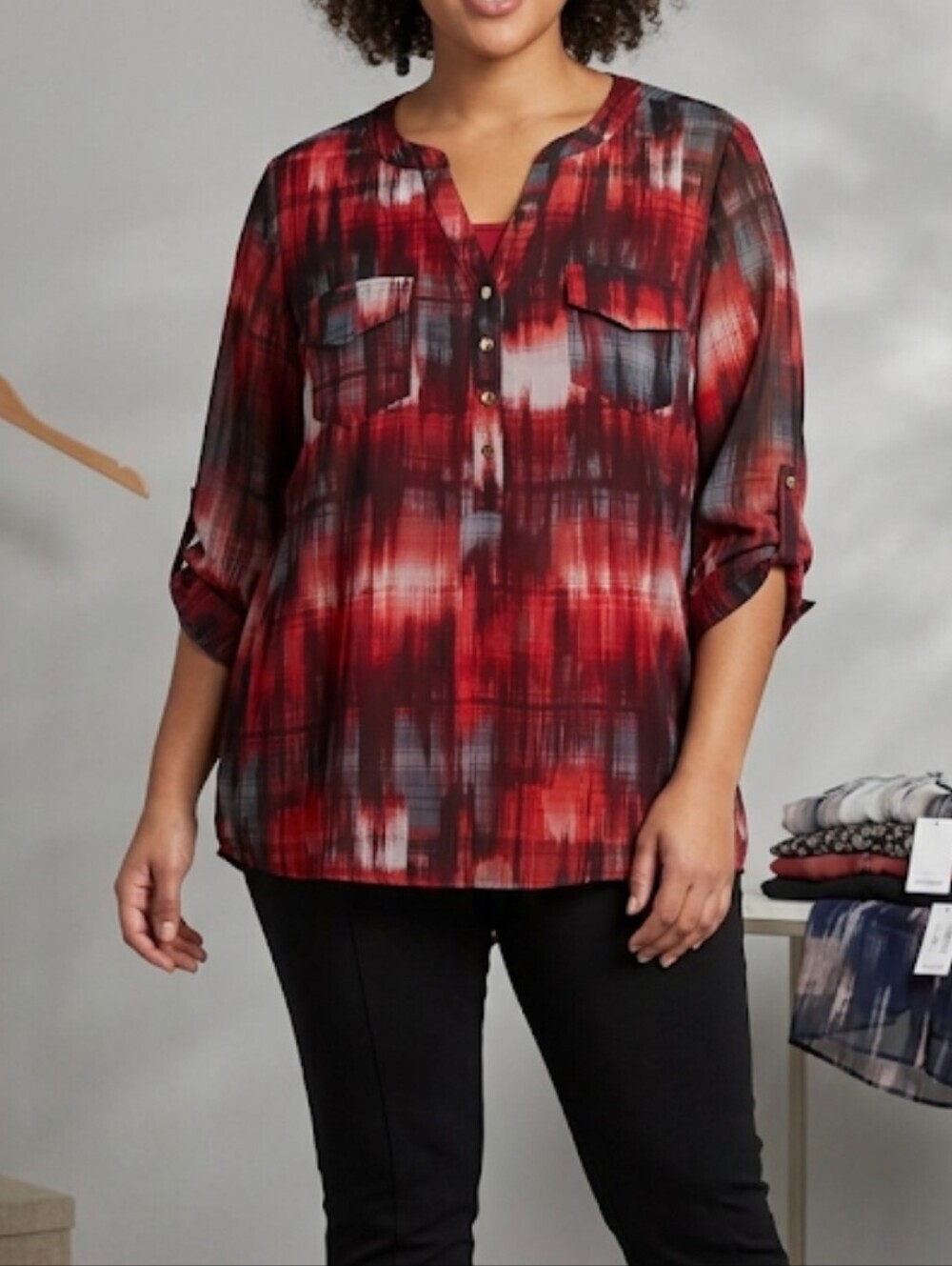 Avenue Sheer Red, Black Long Sleeve Pullover Shirt Women's 18/20 Contemporary